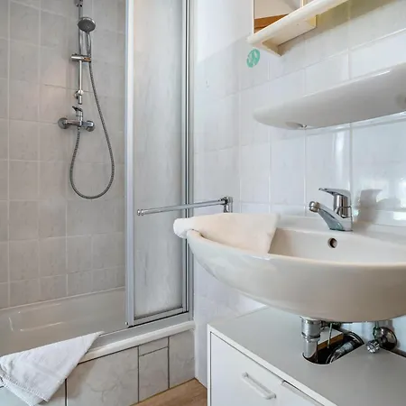 4 Appartement *